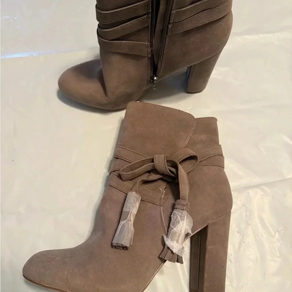 Just Fab Landry Bootie Never worn size 9